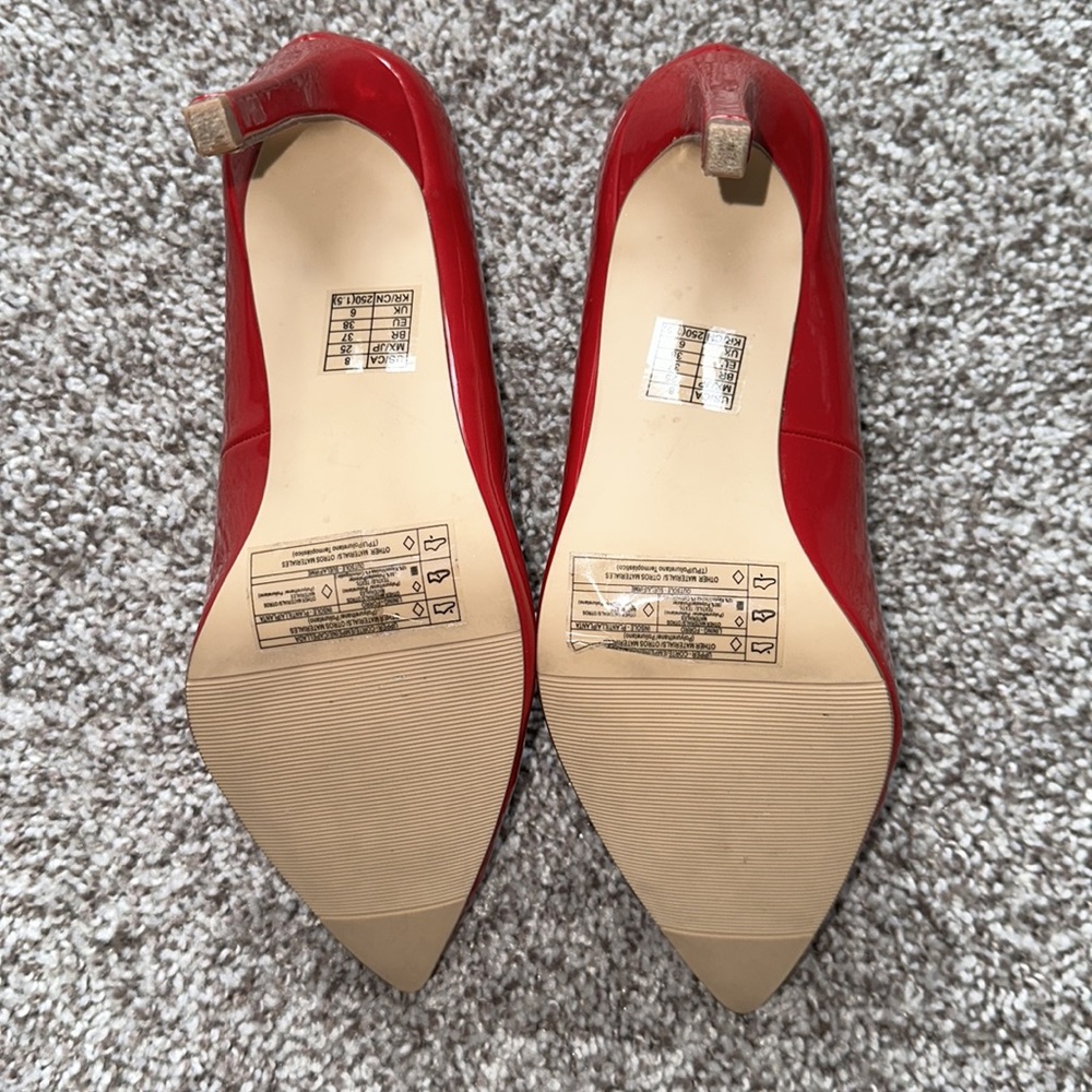 Red high heels - Picture 4 of 4